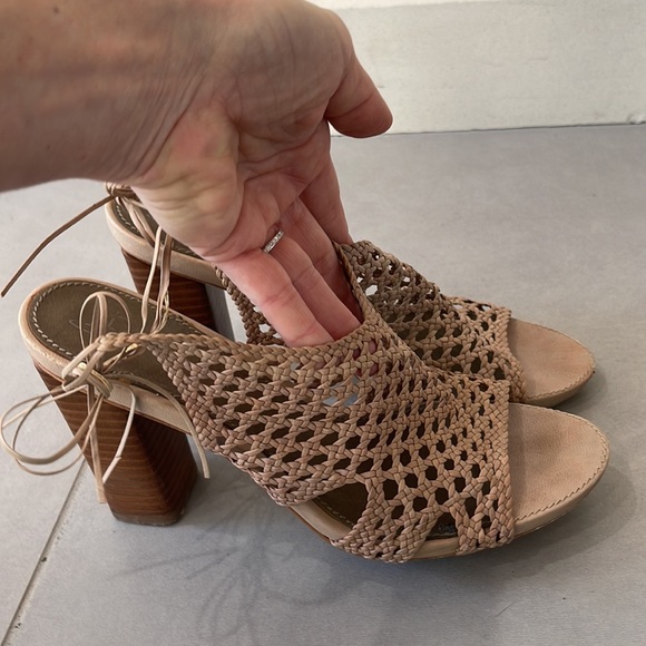 Beige platform heels - Picture 4 of 6